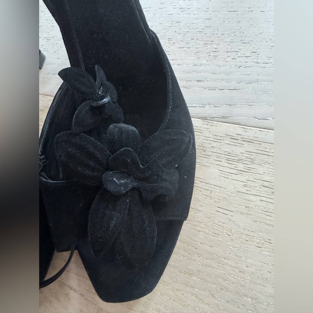 Authentic RARE  Gucci shoes, black suede flower detail 39 - Picture 9 of 16